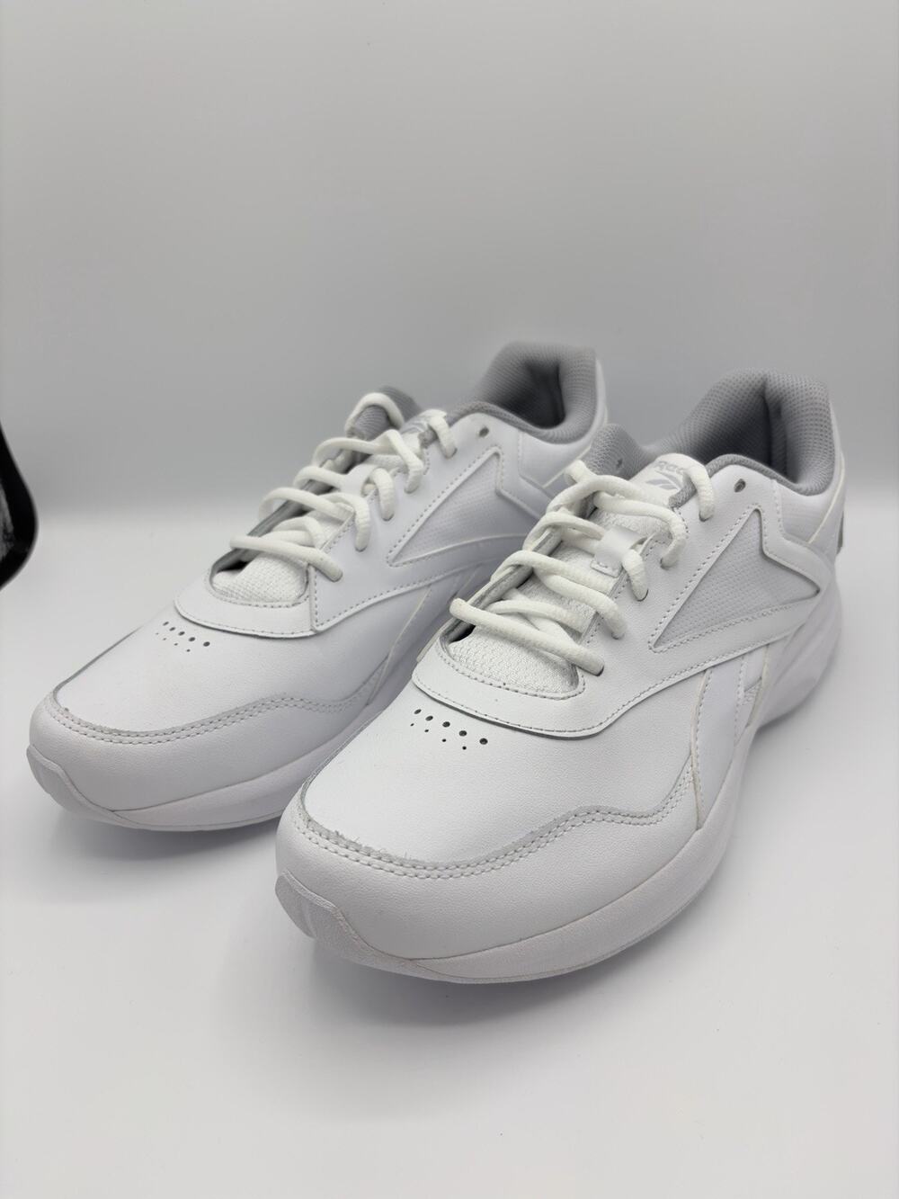 Reebok Walk Ultra 7 DMX Max Wide D Womens White Wide Comfort Sneakers Sz 10.5